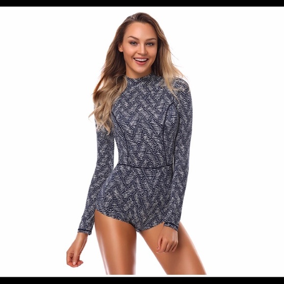 Women Rash Guard - Picture 5 of 5